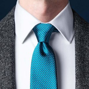 kék nyakkendő fehér inngel